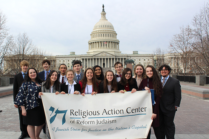 Congregational group at LTaken in front of the US Capitol building